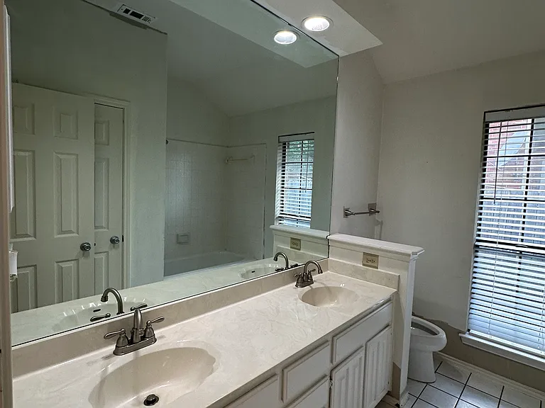 9100 Scotsman Dr — Photo 13