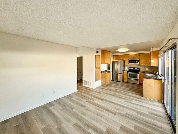 5th image of 10625 Escobar Dr