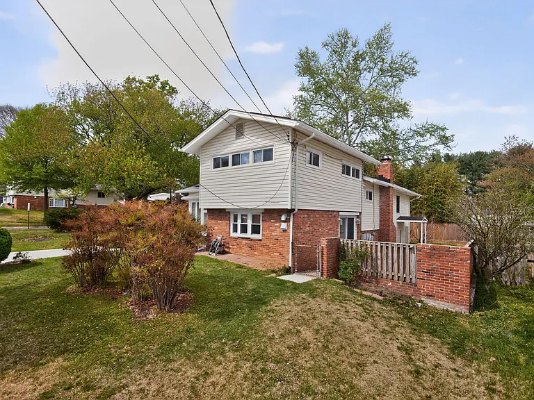 2000 McAuliffe Dr — Photo 45