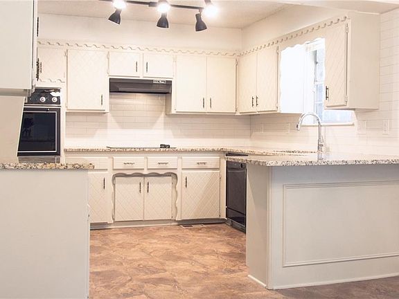 5th image of 6713 Well Oak Cir