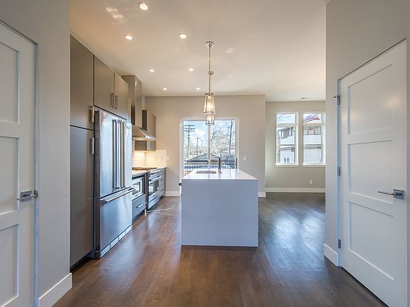 4th image of 3114 E 17th Ave
