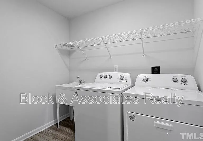 111 Umbrella Way — Photo 24