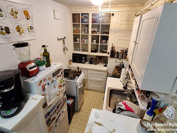 4th image of 1615 Commonwealth Ave APT 16C
