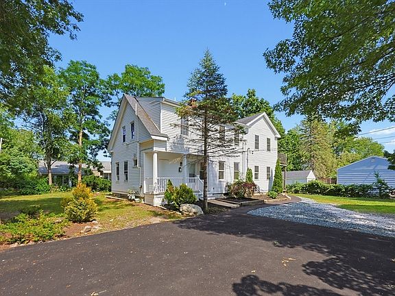 4th image of 580 Ash St