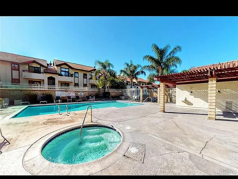 18008 Saratoga Way — Photo 16