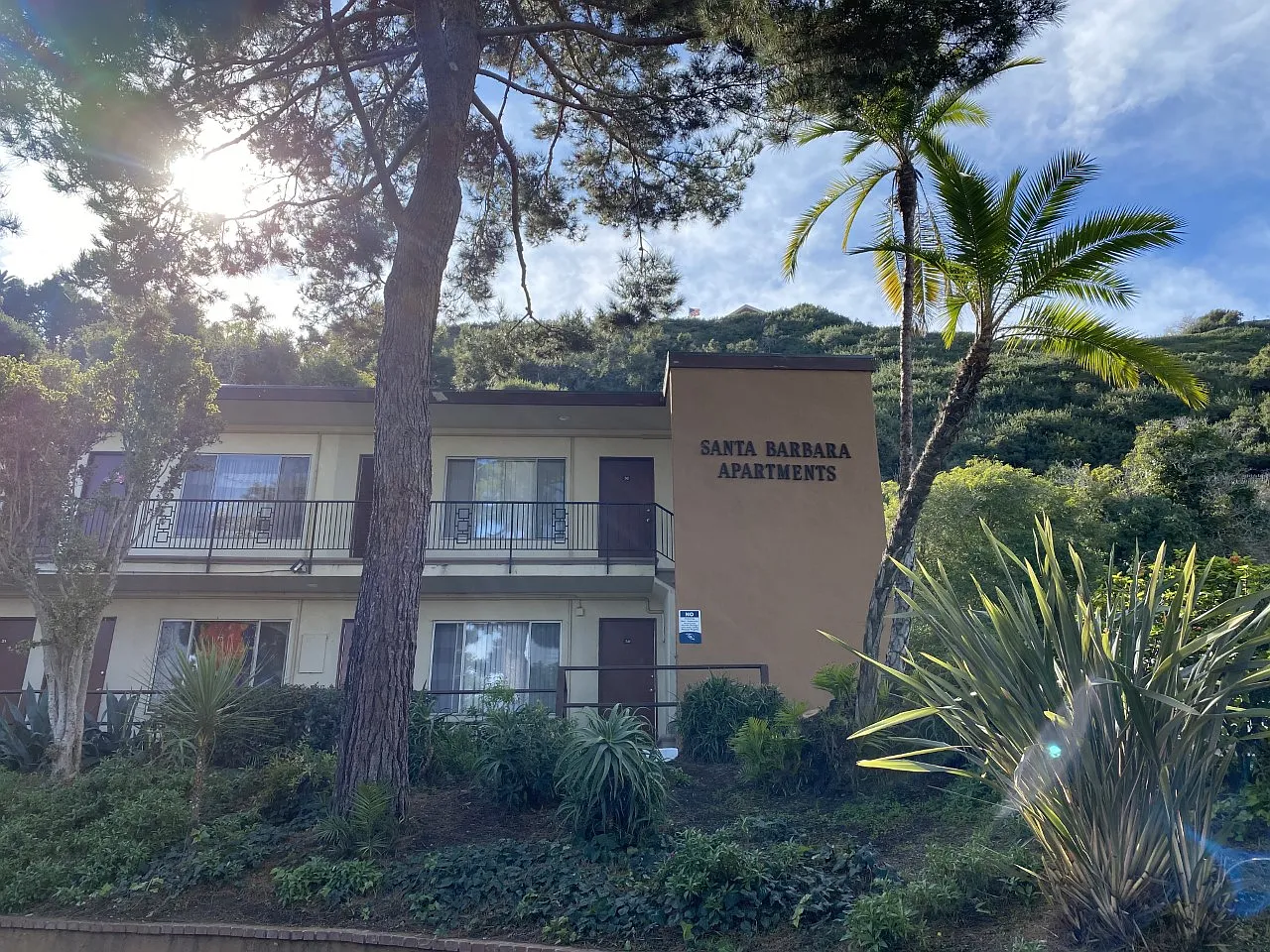 Santa Barbara Apartments — Photo 1