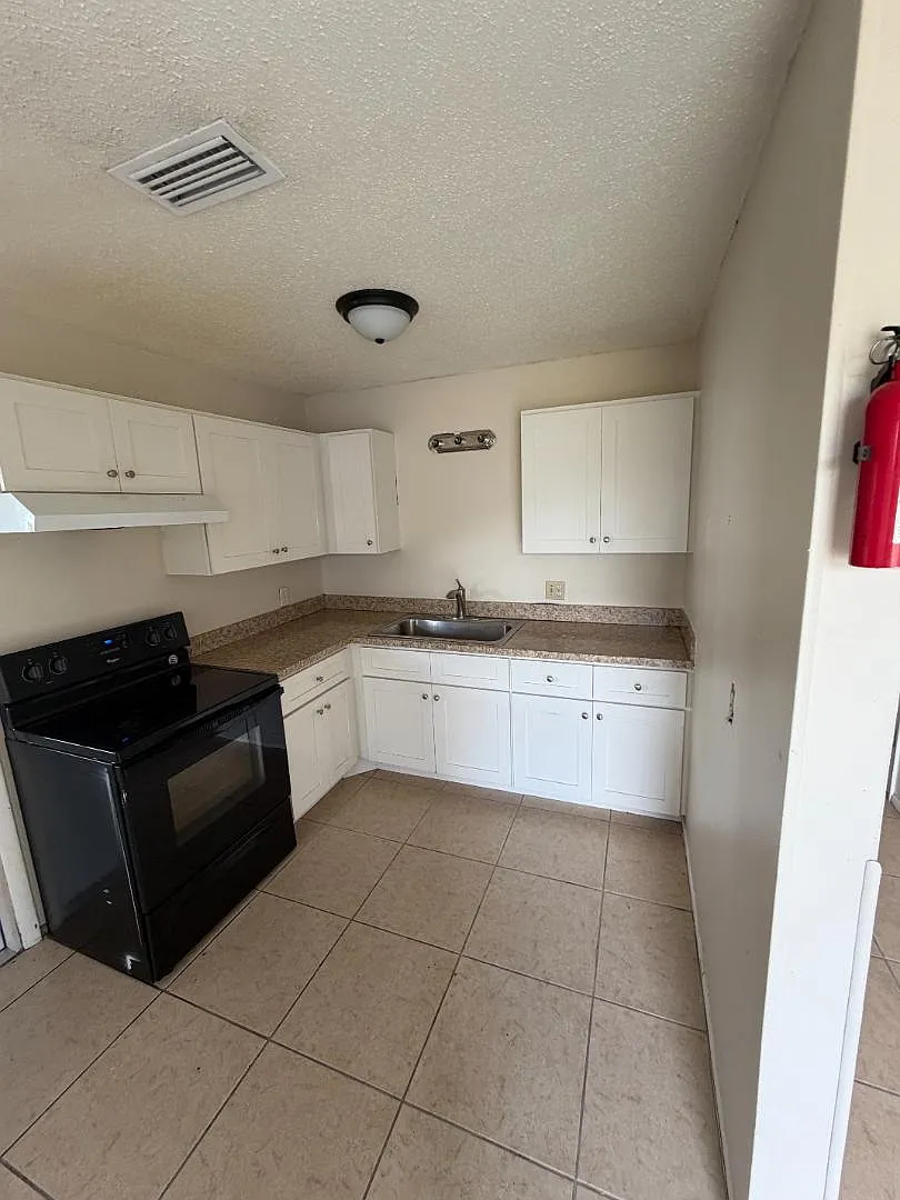912 60th Avenue Terrace West - 1008A — Photo 2