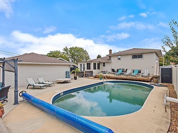 2nd image of 9320 Parkway Dr