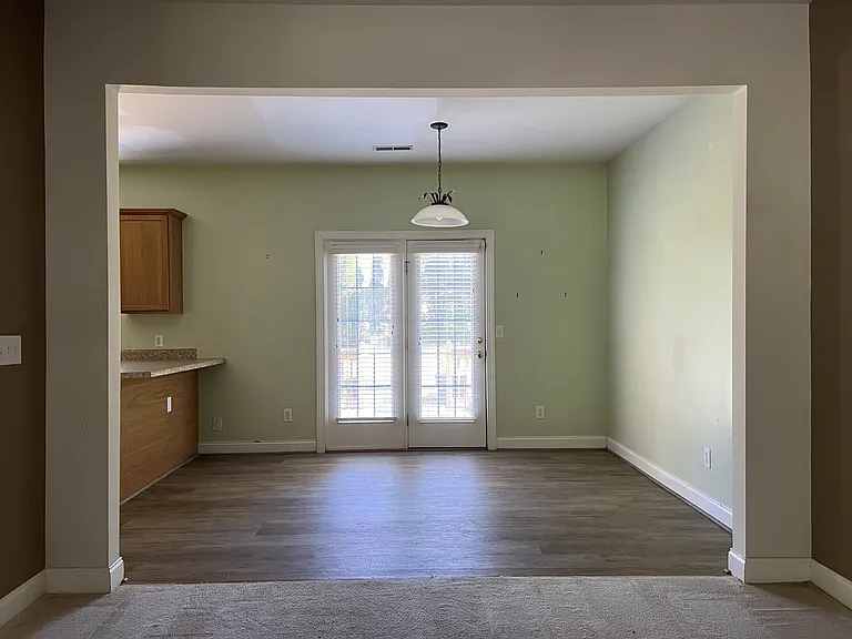 Breakfast Area (downstairs)