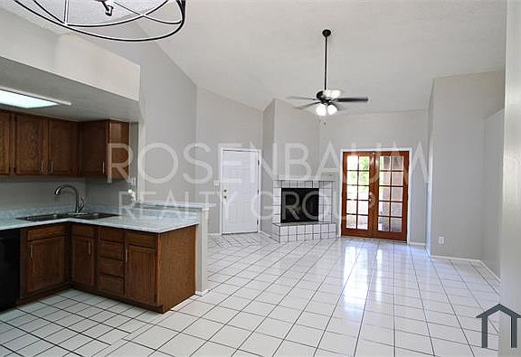 4th image of 16402 N 31st St Unit 214