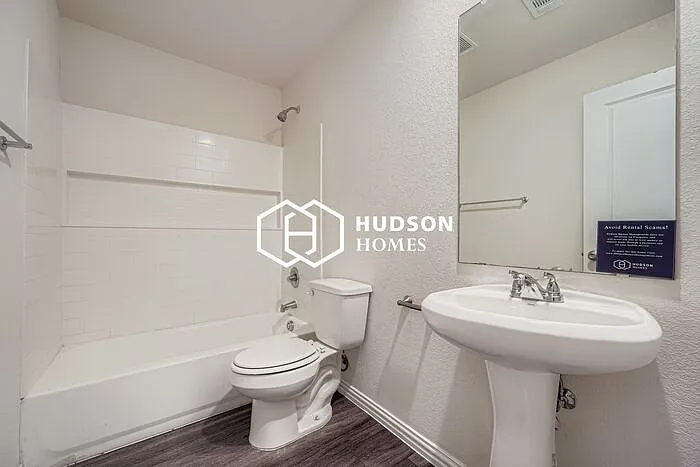 2318 N 15th A St — Photo 11