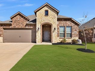 10407 Twisting Springs Dr, Aubrey, TX 76227
