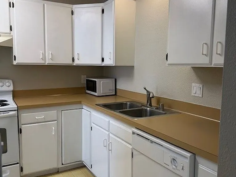 8601 Molanary Dr #11 — Photo 11