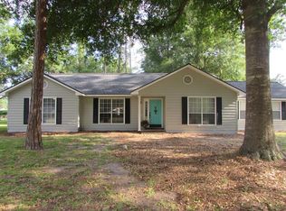 2920 Pineland Dr, Waycross, GA 31503