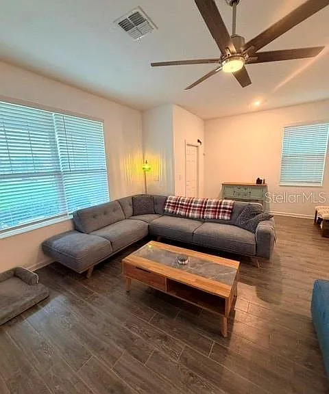 1704 Friendship Row — Photo 19