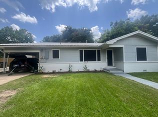 404 9th St, Breaux Bridge, LA 70517