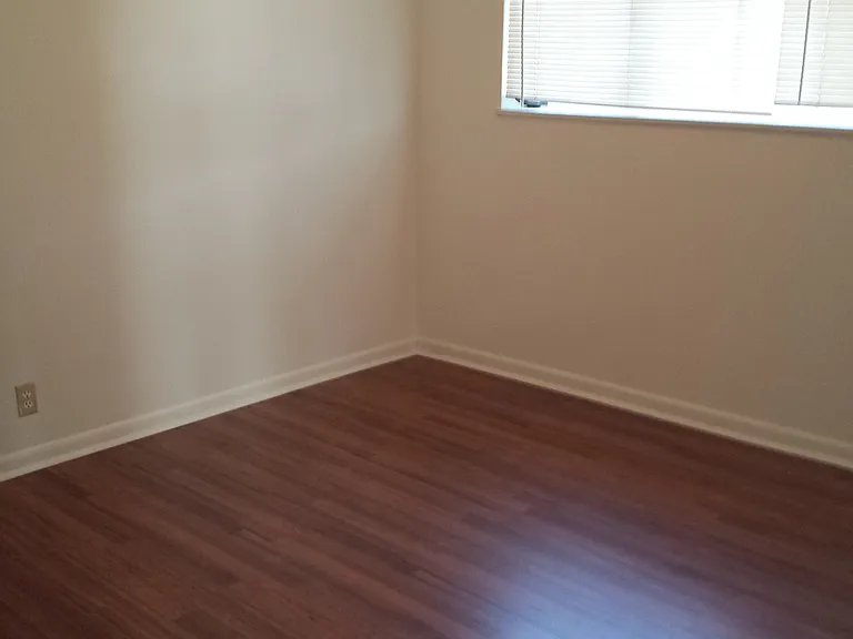 2419 S Graham St #V — Photo 9