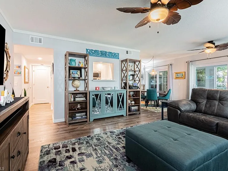 2132 Tama Cir #102 — Photo 6
