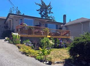 5448 Kensington Rd, Sechelt, BC V7Z0N9