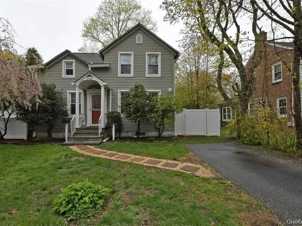 144 Division Avenue, West Sayville, NY 11796