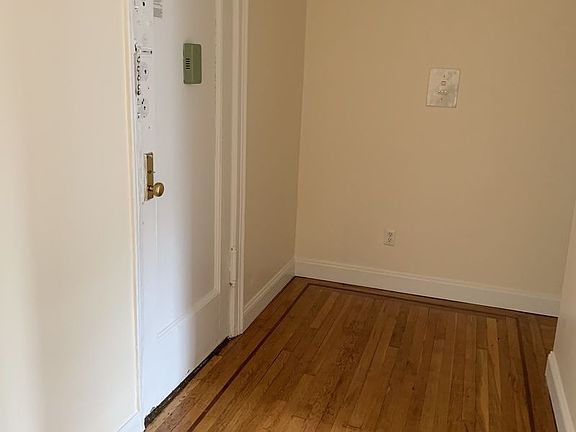 2nd image of 861 E 27th St APT 3E