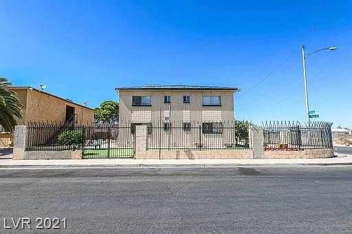 1st image of 2937 Elm Ave #3