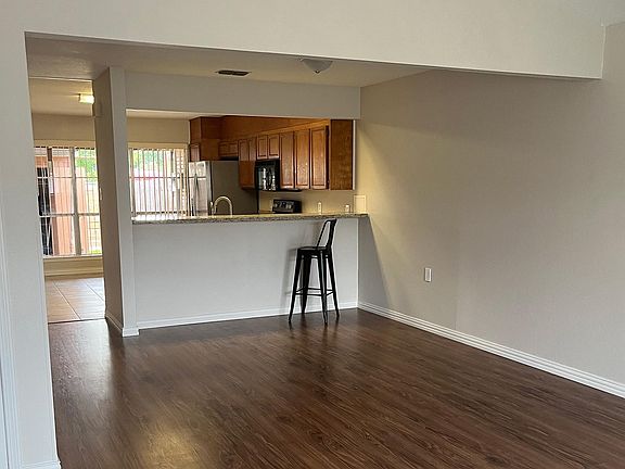 5th image of 2135 Shadowbrook Cir