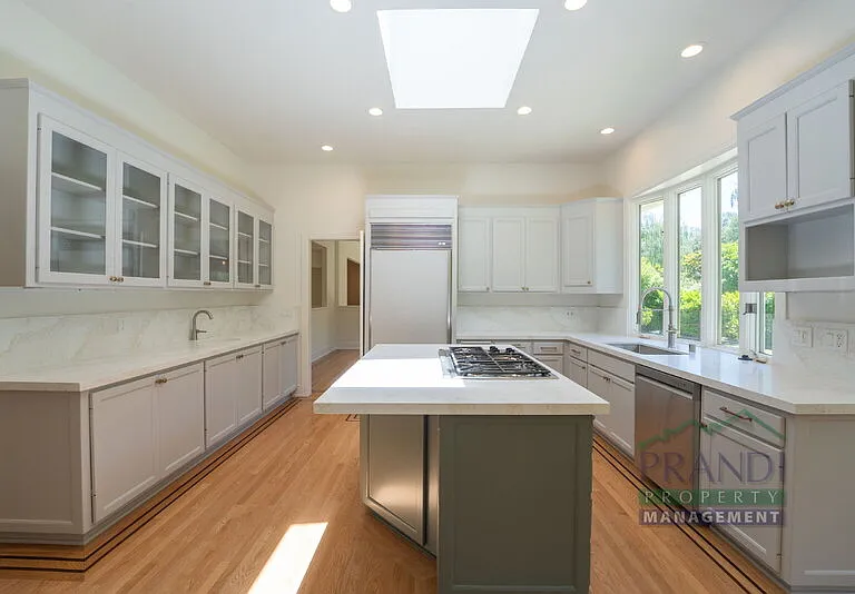 121 Laurel Grove Ave — Photo 13