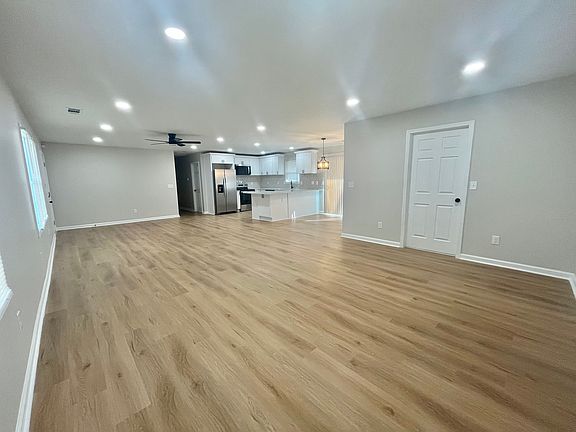 3rd image of 4363 Indian Forest Rd