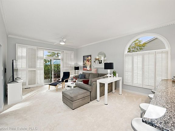 4th image of 740 Ridgeside Dr