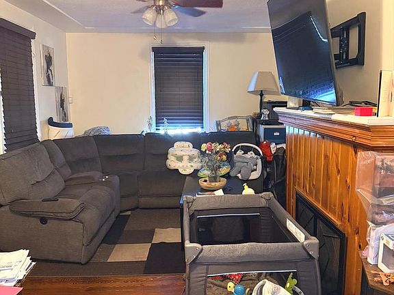 3rd image of 402 West Ave