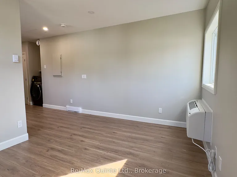 330 Victoria St N #4 — Photo 6