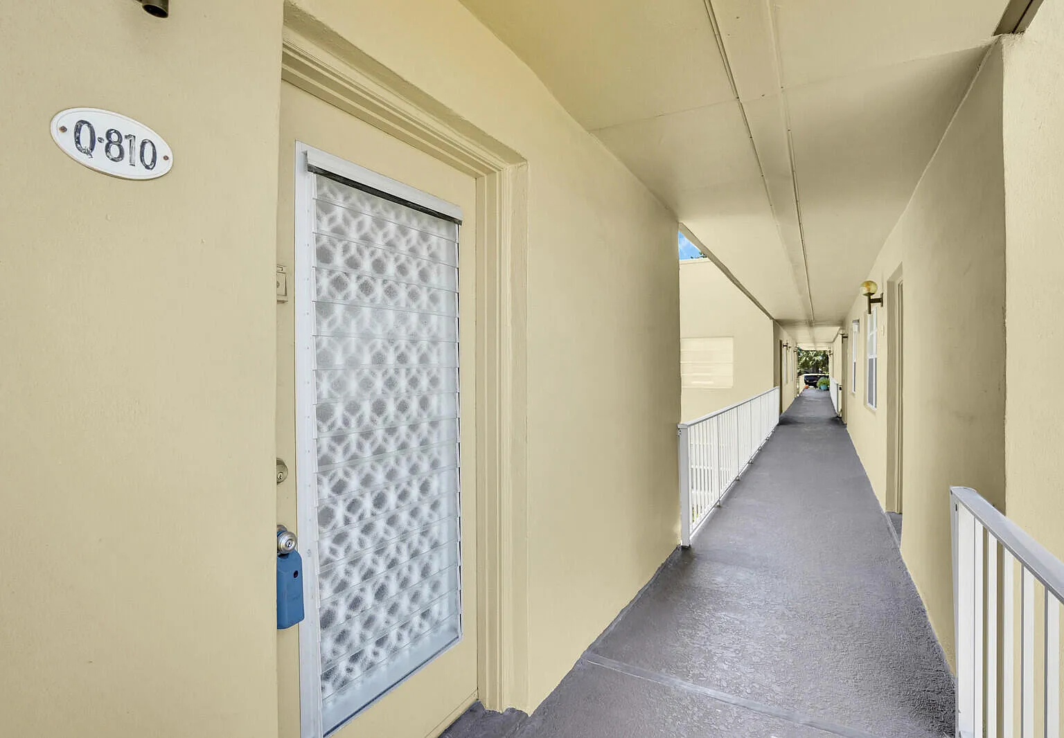 2 bed, 2.0 bath, 902 sqft, $2,200 — Photo 3