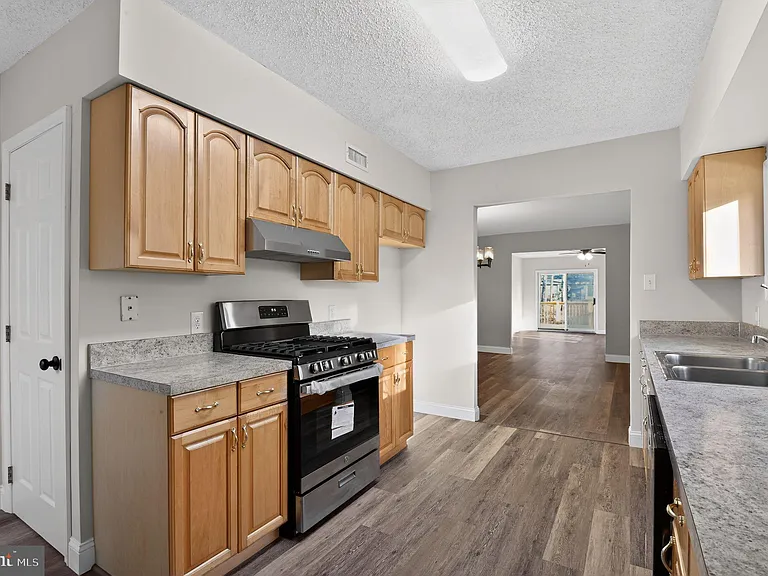 32 Rosewood Rd S — Photo 4