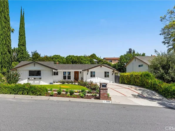 2209 Loma Verde Dr, Fullerton, CA 92833