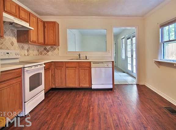 2nd image of 3100 North Ave