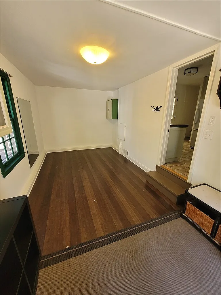 3 bed, 1.5 bath, 935 sqft, $2,550 — Photo 4