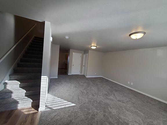 4th image of 2015 Lawrence Ln #301