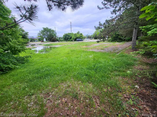 7125 N Lilley Rd, Canton, MI 48187