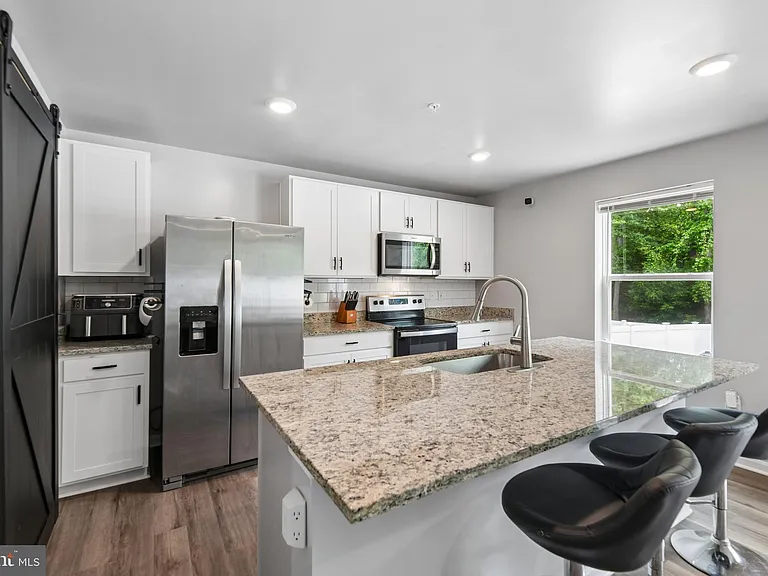 1030 Merry Elm Ln — Photo 11