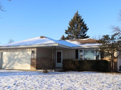 222 E Groveland Dr, Oak Creek, WI, 53154