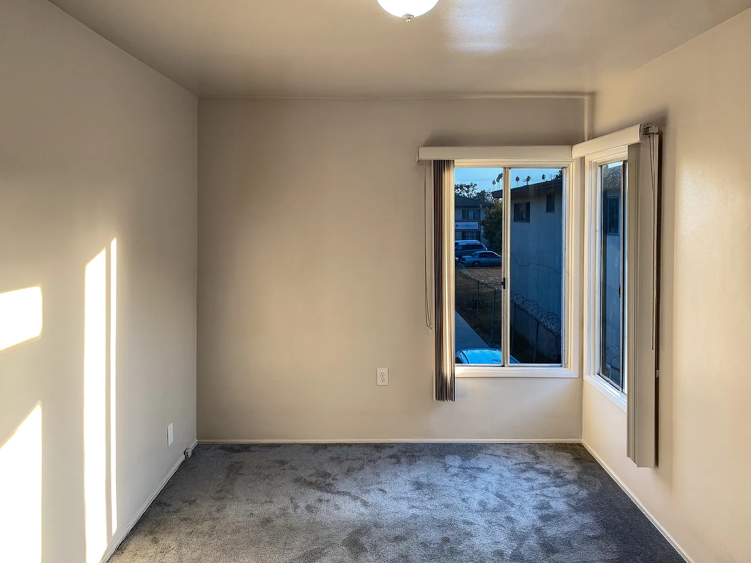 1135 W 90th St, Los Angeles - 1137.75 — Photo 4