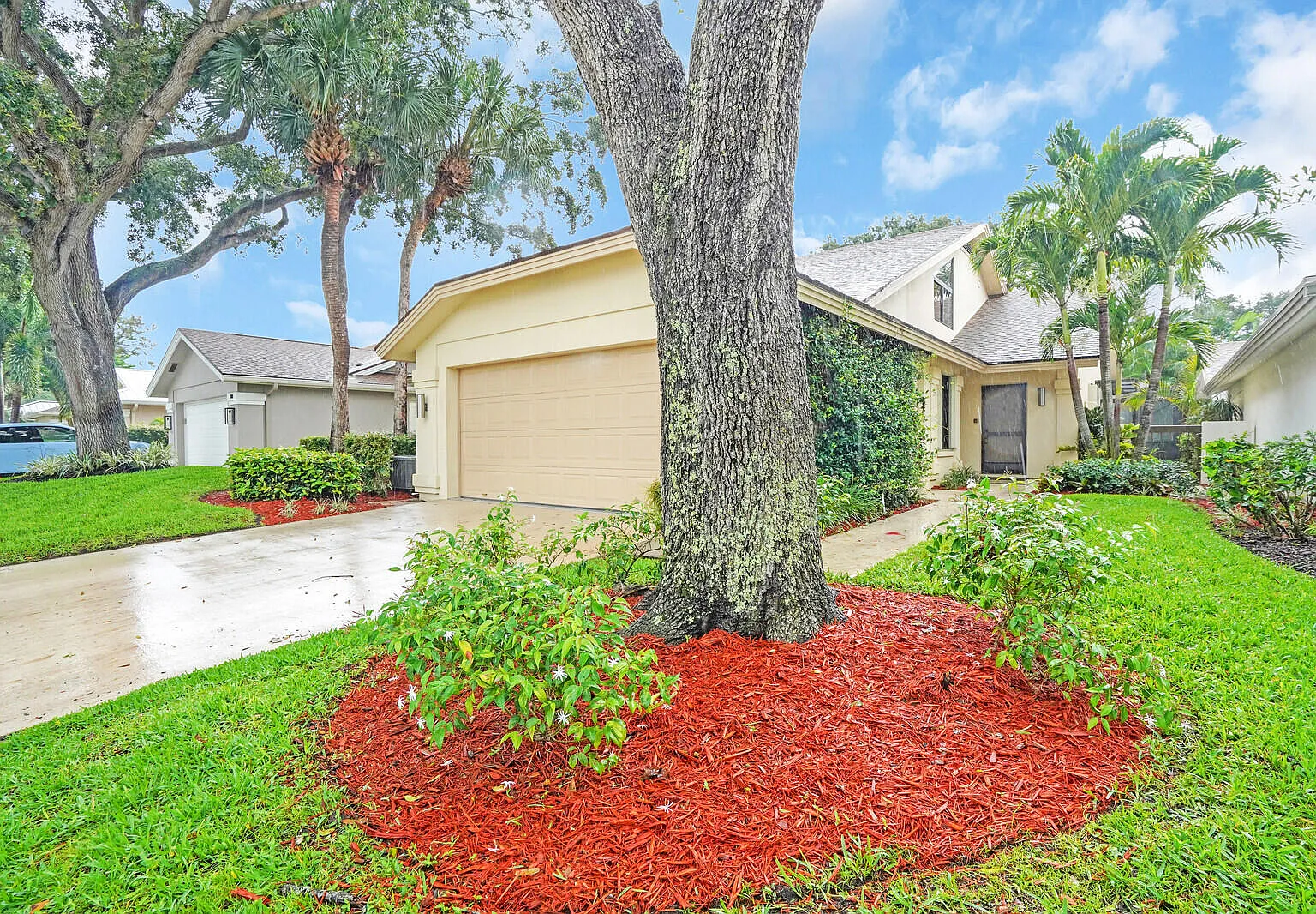 3 bed, 2.0 bath, 1889 sqft, $5,800 — Photo 2