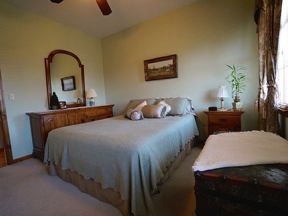 4th image of 15 Walnut Hill Dr