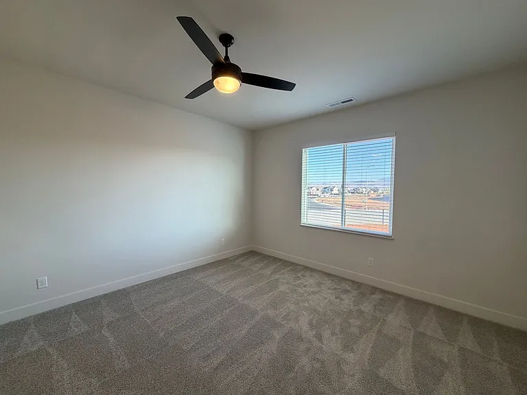 602 E Hemsworth Ln — Photo 17