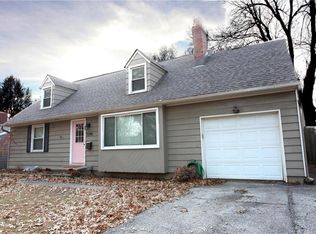 7240 Roe Ave, Prairie Village, KS 66208