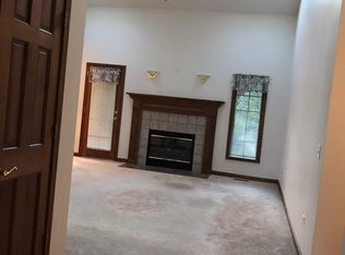 3N701 Roberts Rd, Elburn, IL 60119