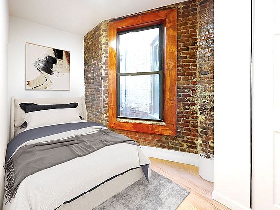 3rd image of 153 Norfolk St APT 5A