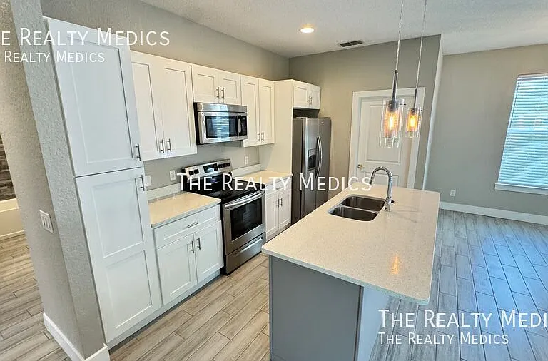 239 Hibiscus Ln — Photo 11