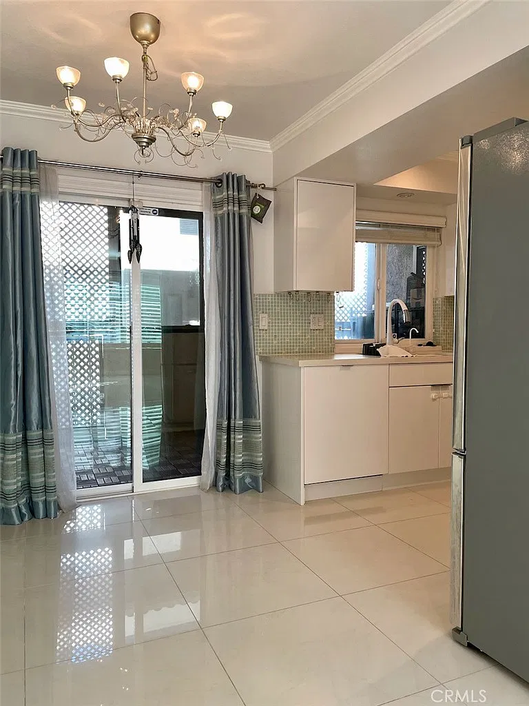 2 bed, 2.5 bath, 1602 sqft, $3,600 — Photo 3
